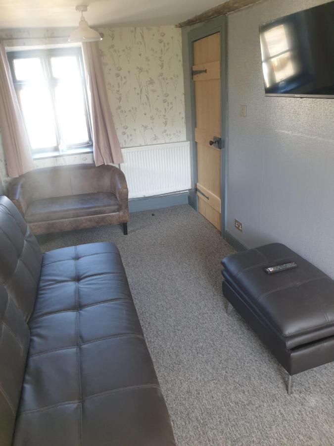Suite At The Green Dragon Inn & Kitchen Welshpool Exterior foto